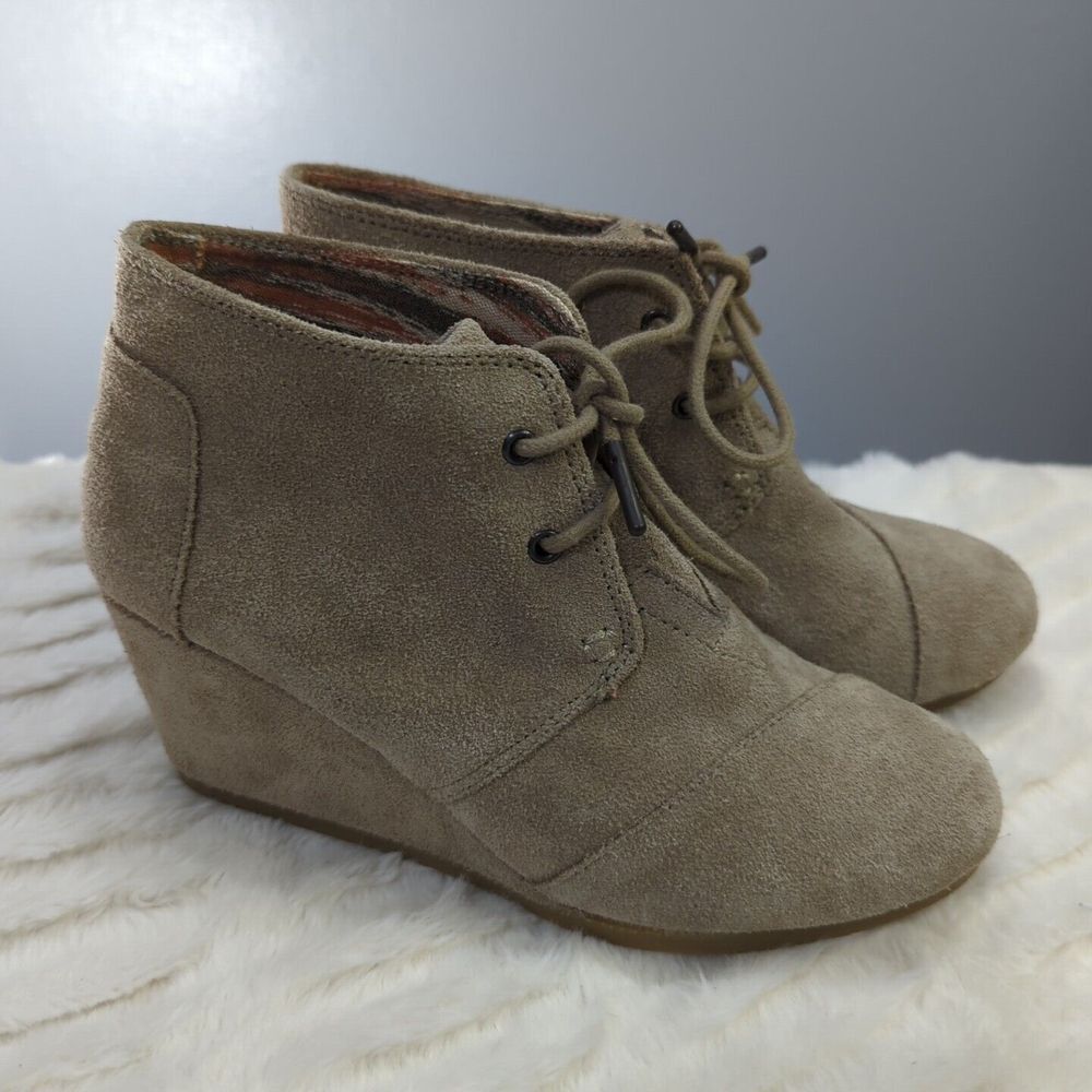 Toms Women's Wedge Bootie Boots Desert Lace-up Taupe Suede Ankle Size 6.5